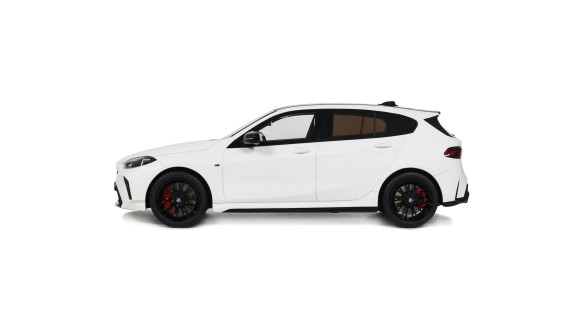 BMW M135 xDrive Alpine White solid 2024