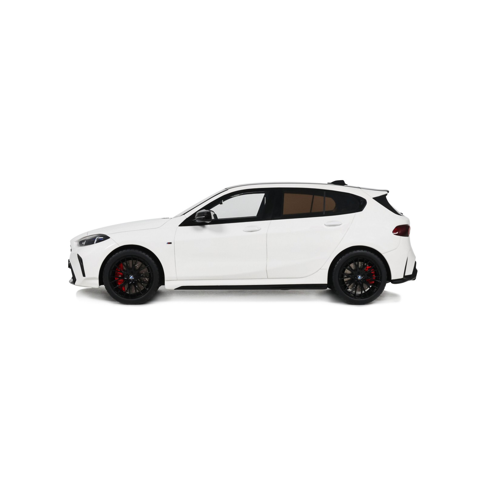 BMW M135 xDrive Alpine White solid 2024