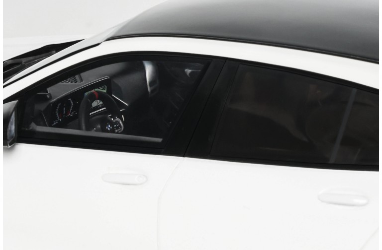 BMW M135 xDrive Alpine White solid 2024